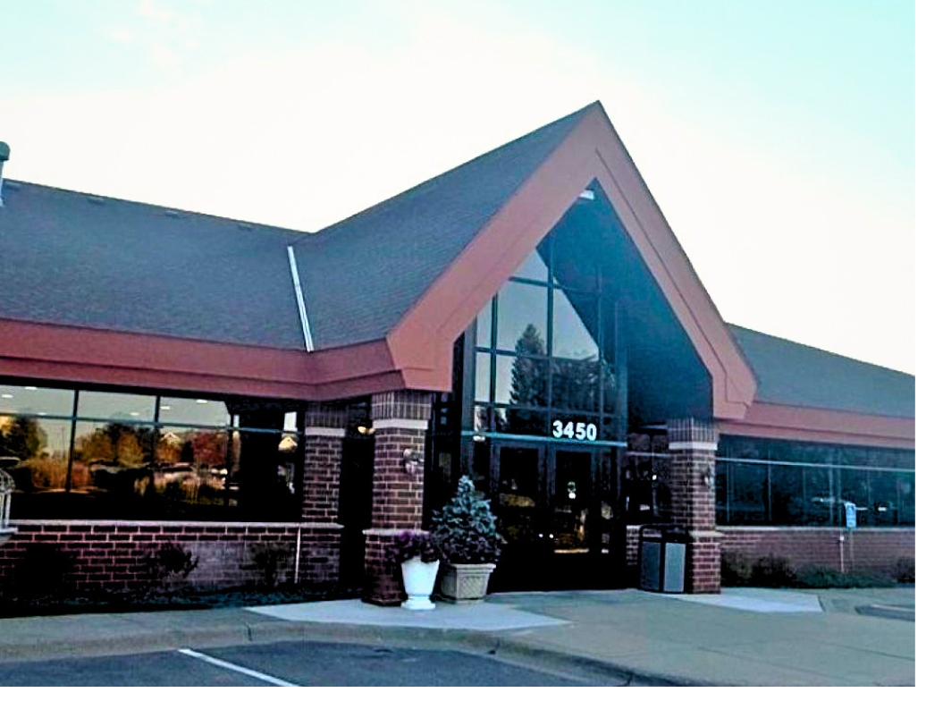 Exterior entryway of Minnesota Mental Health Clinics Eagan location